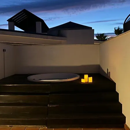 Seaview Luxury Penthouse Apartment *