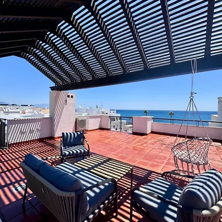 Seaview Luxury Penthouse Apartment