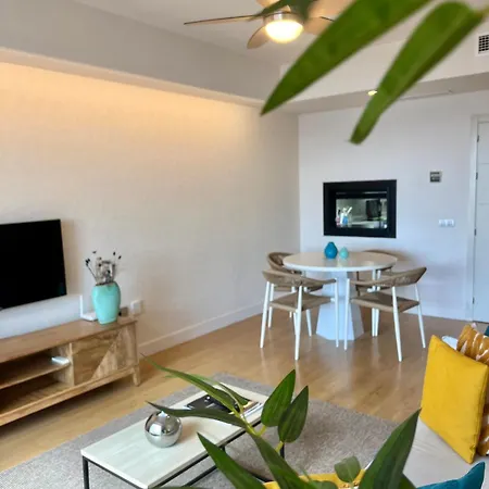 Seaview Luxury Penthouse Apartment